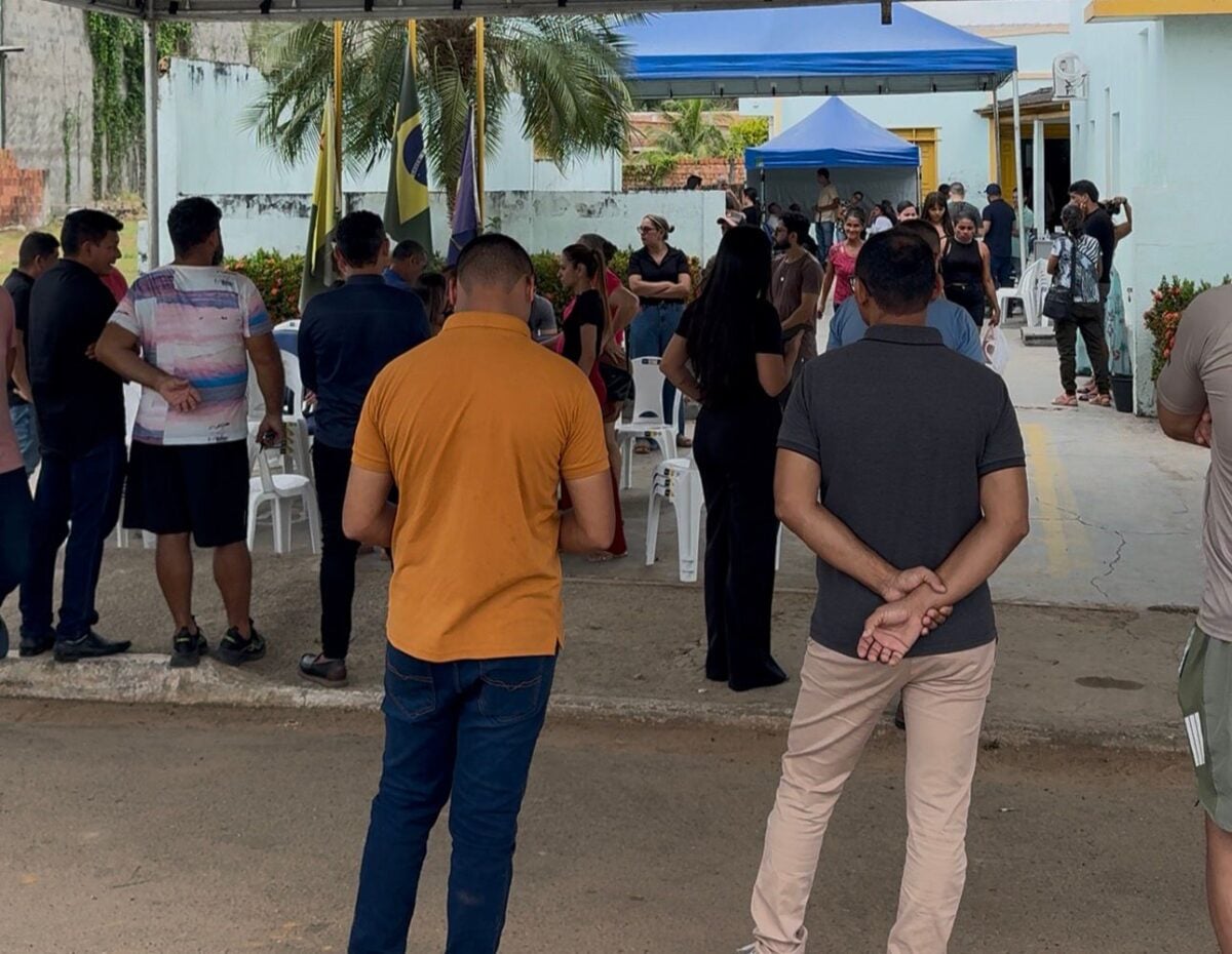 A movimentação no prédio do Legislativo é intensa, com a presença de moradores de diferentes regiões do município