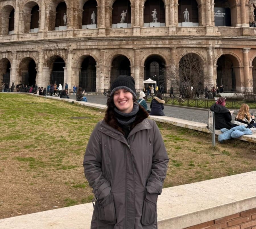 Vitória desenvolve parte da sua tese na cidade de Ancona, na Itália