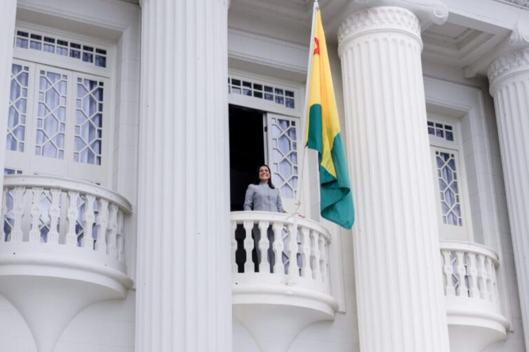 Mailza Assis destaca gestão humanizada ao assumir Governo do Acre