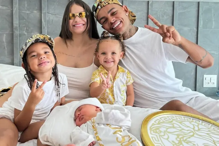 A rotina de luxo desenfreado de Chrys Dias teve seu último capítulo público registrado nesta terça-feira (14/04). O influenciador, que conta com mais de 14 milhões de seguidores, utilizou seu Instagram para mostrar o presente dado ao filho Lucca, de 2 anos: um mini veículo motorizado. Mal sabia o público que, poucas horas depois, o cenário de festa daria lugar a um mandado de prisão por lavagem de dinheiro.