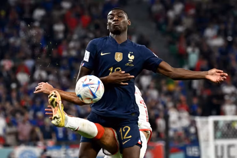 Liverpool define substituto de Salah: atacante francês está na mira