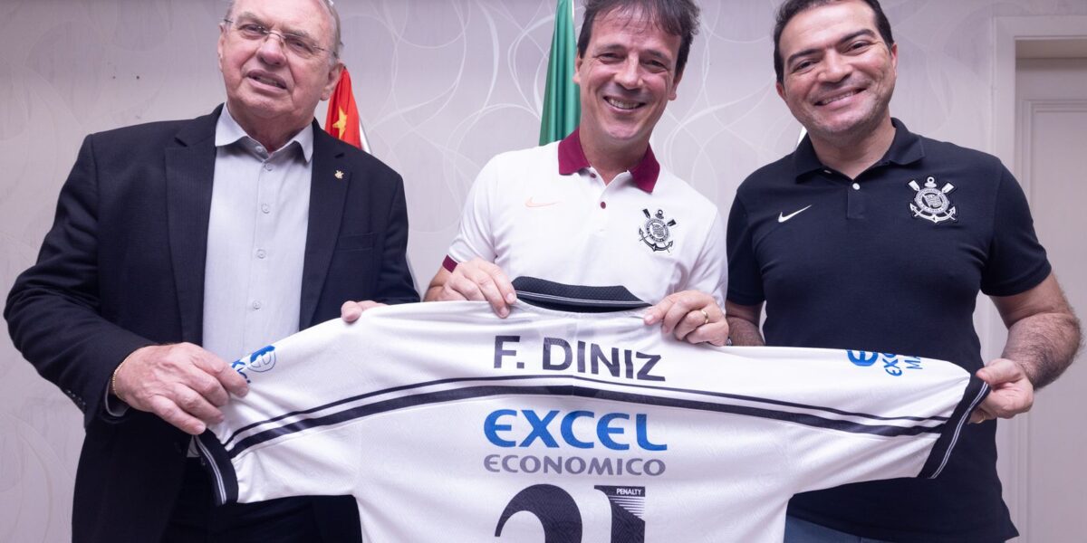 Fernando Diniz é anunciado como novo técnico do Corinthians