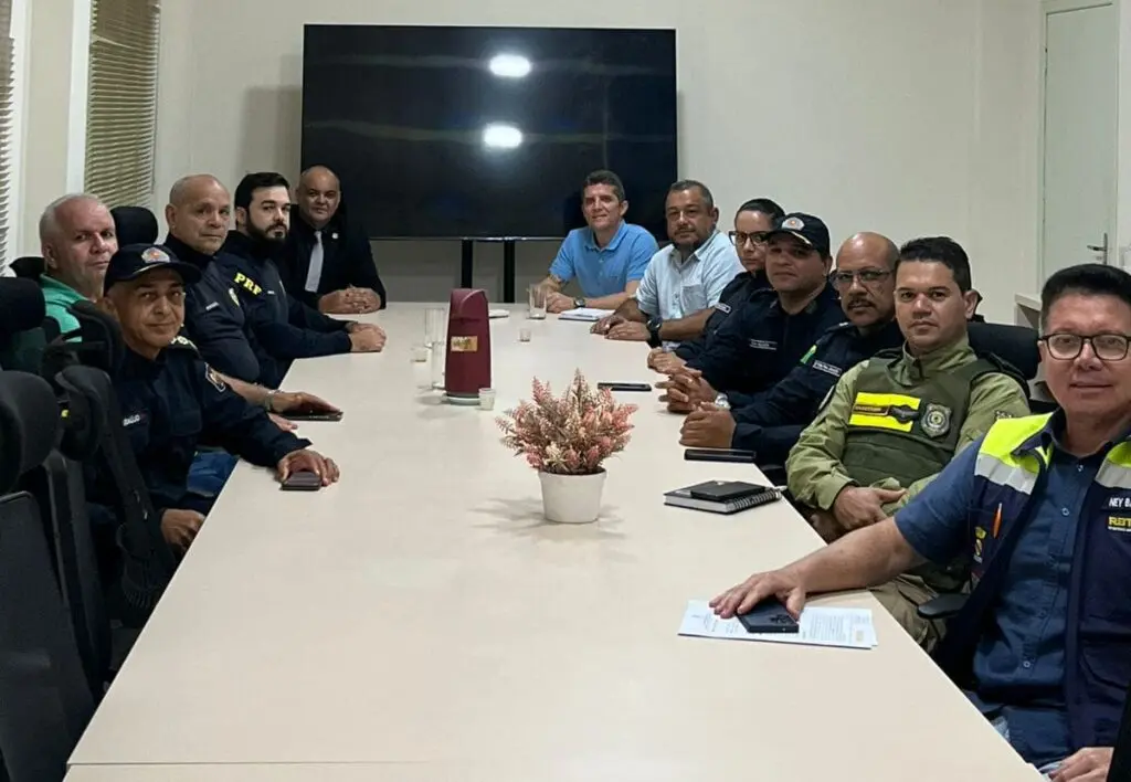 Governo do Acre cria força-tarefa para cercar transporte irregular nas rodovias
