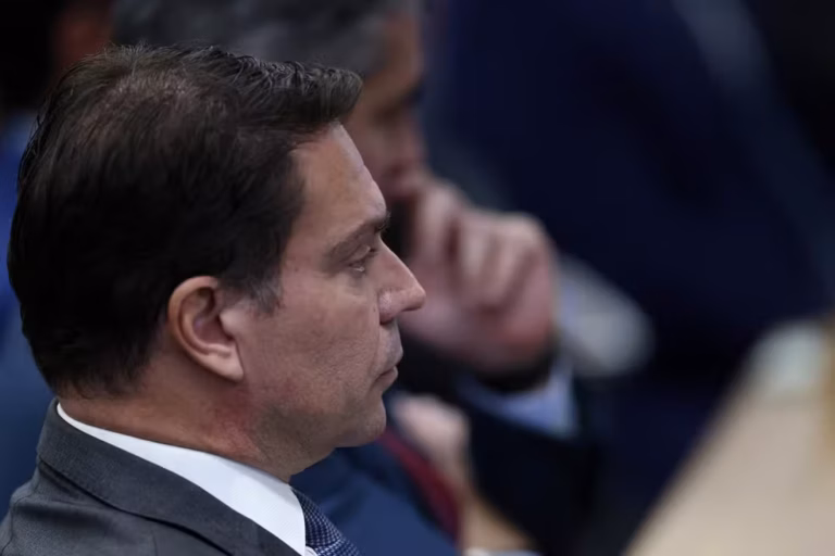 ICE diz à PF que Ramagem pode aguardar asilo em liberdade