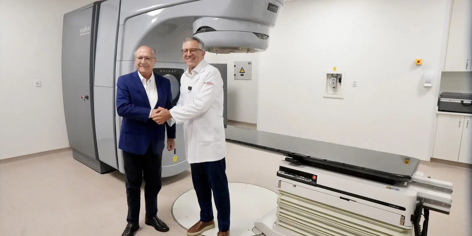 Governo entrega aceleradores lineares para radioterapia para 5 estados