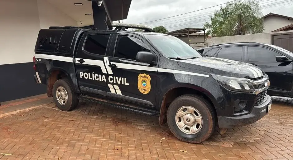 Homem é preso após esfaquear esposa: “Eu vou te matar”