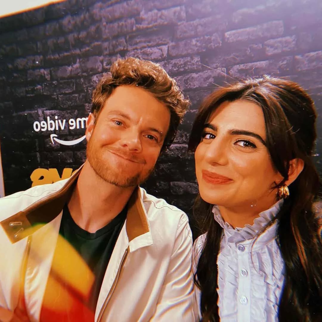 Atores de 'The Boys' dizem 'sim' em cerimônia luxuosa repleta de famosos