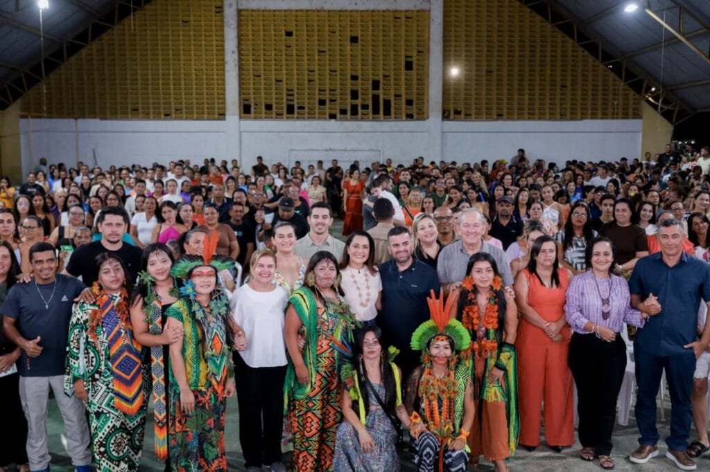 Governadora Mailza destaca liderança feminina em agenda no interior