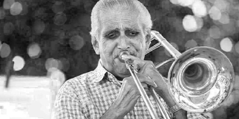 80c846ce F896 4191 A2e9 418b40f538e6