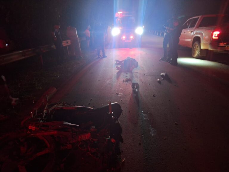 Colisão frontal entre moto e caminhão deixa uma vítima fatal no interior do Acre