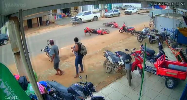 Conversão irregular provoca colisão entre motociclistas em avenida movimentada de Brasiléia