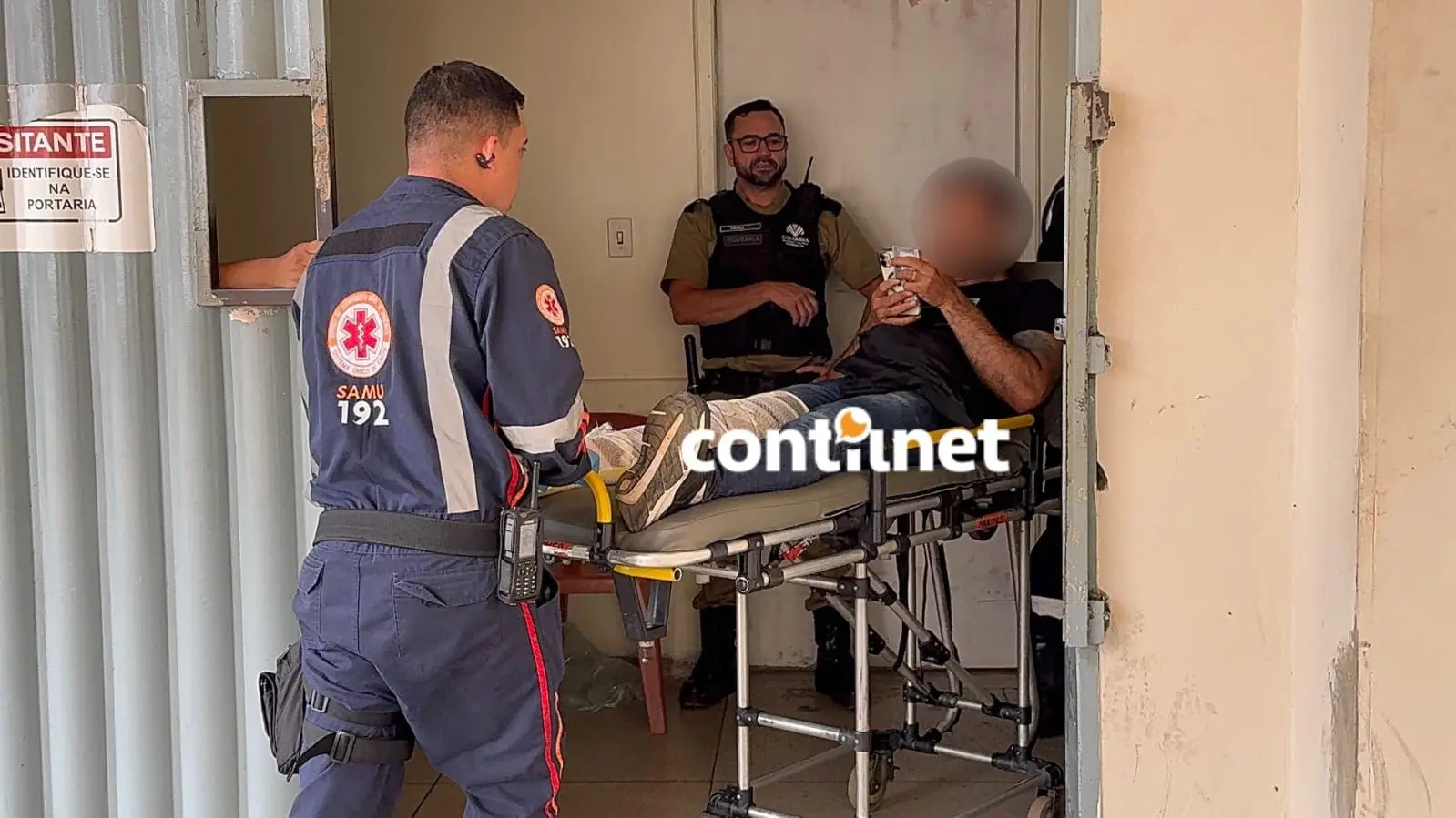 Empresário tem perna quebrada durante colisão entre carro e moto em Rio Branco