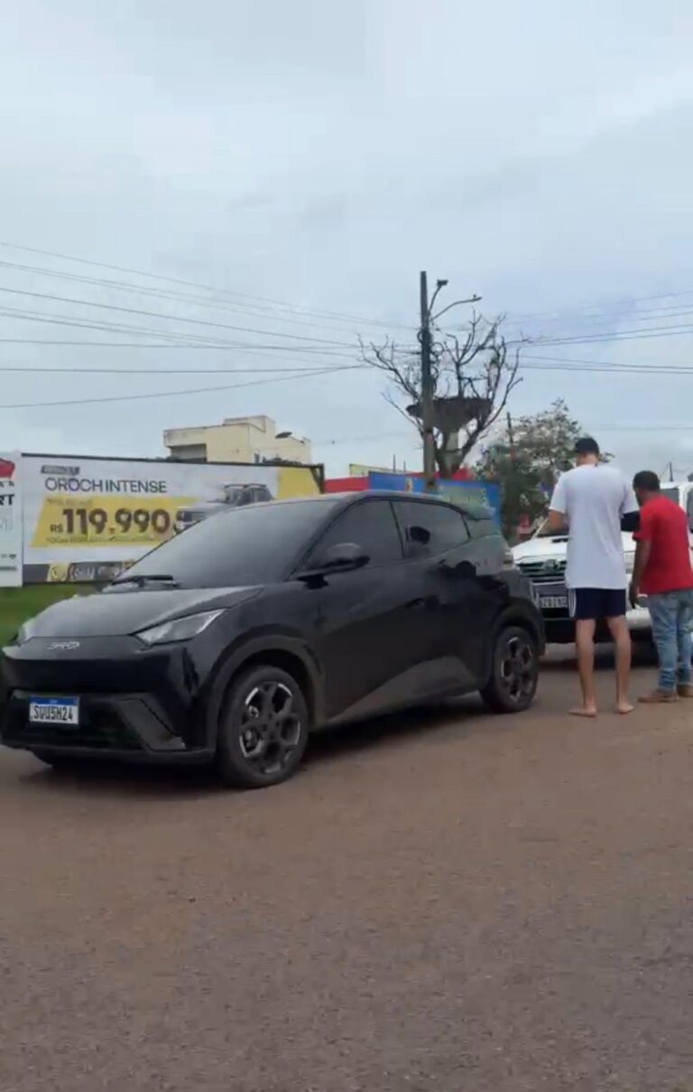 Duas colisões travam o trânsito na BR-364 em Rio Branco nesta segunda