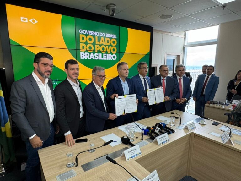 Ministro dos Transportes e Jorge Viana anunciam mais de R$ 800 milhões para a BR-364