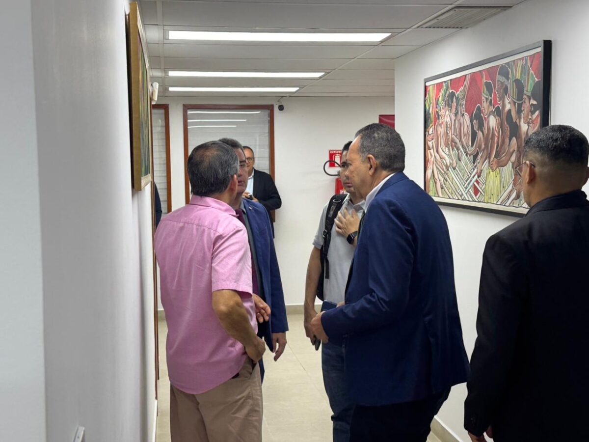 Palácio e Aleac discutem quem será o prĂłximo lĂder do Governo; veja os cotados Palácio e Aleac discutem quem será o prĂłximo lĂder do Governo; veja os cotados