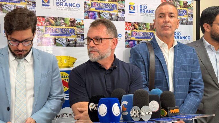 Após enxurrada em 15 bairros, Alysson decreta situação de emergência