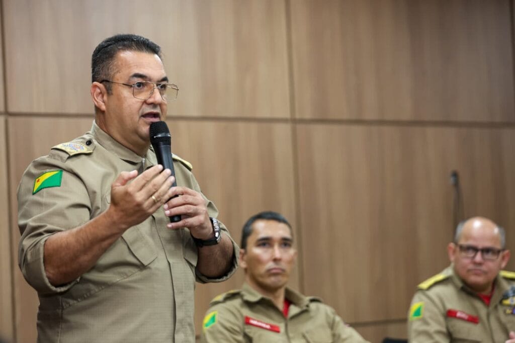 Bombeiros iniciam curso de mergulho para resgates no Acre