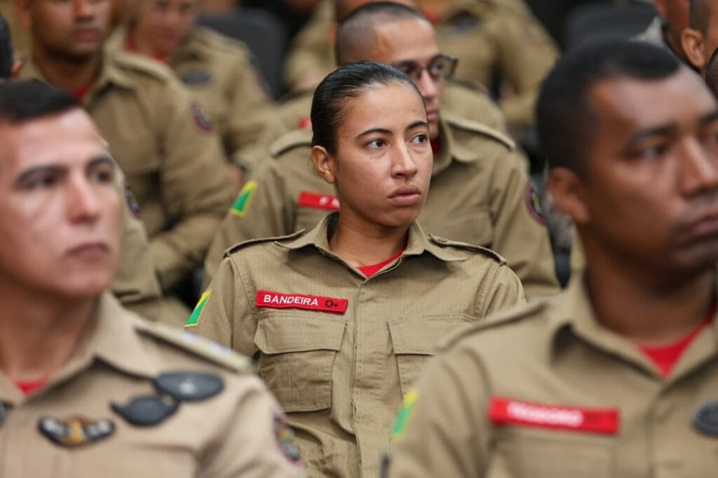 Bombeiros iniciam curso de mergulho para resgates no Acre