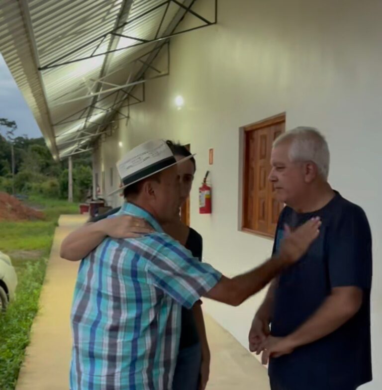 Bocalom e Kelen visitam o "Velho Guerreiro" Normando Sales em Sena Madureira