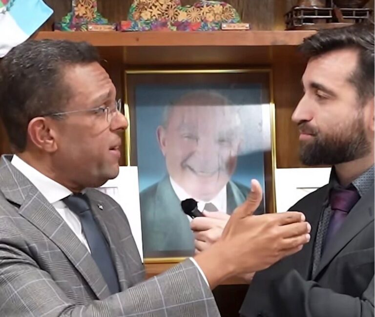 "Criamos um bezerro de ouro", diz Otoni de Paula sobre idolatria a Bolsonaro nas igrejas