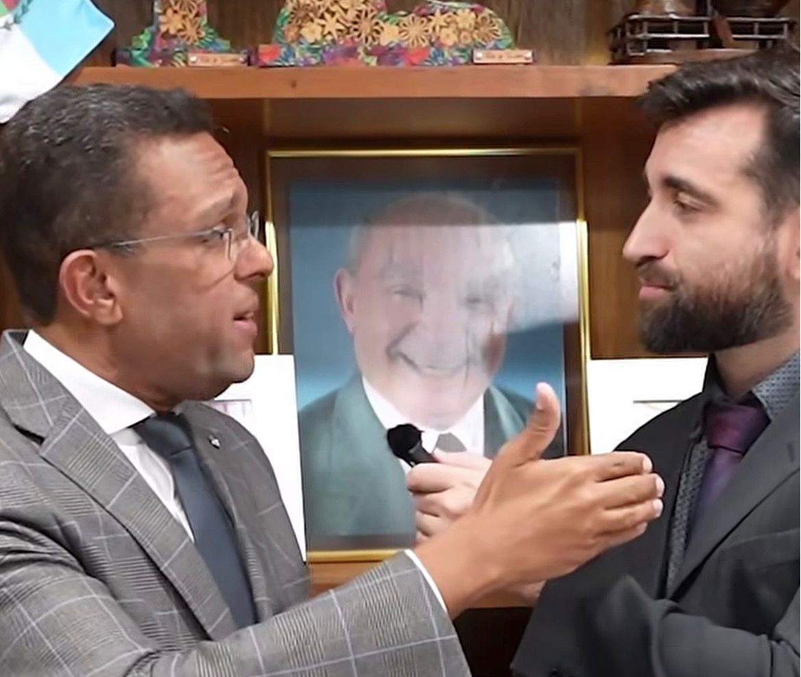 "Criamos um bezerro de ouro", diz Otoni de Paula sobre idolatria a Bolsonaro nas igrejas