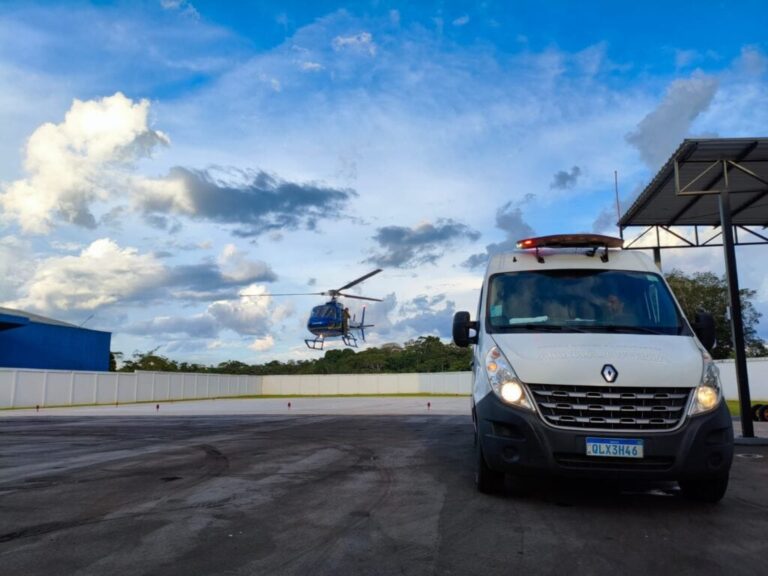 Bebê indígena de 10 meses é resgatado de avião em aldeia isolada no interior do Acre