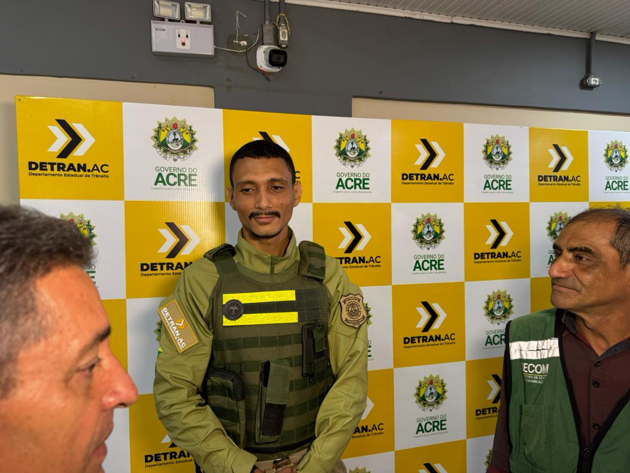 Detran entrega mais de 800 CNHs sociais e empossa novos servidores