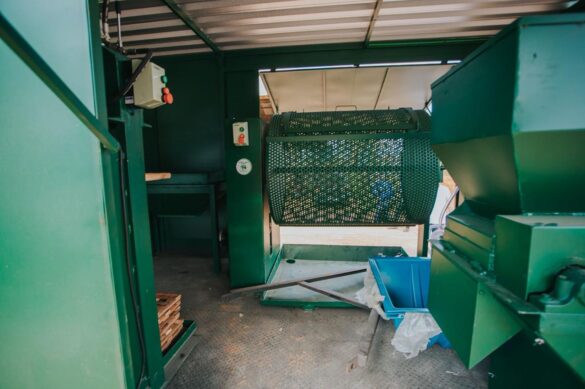 Cruzeiro do Sul farinha (1) Prefeitura de Cruzeiro do Sul recebe casa de farinha móvel mecanizada