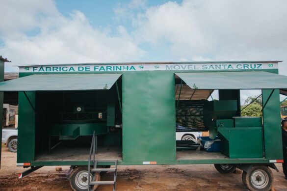 Cruzeiro do Sul farinha (2) Prefeitura de Cruzeiro do Sul recebe casa de farinha móvel mecanizada