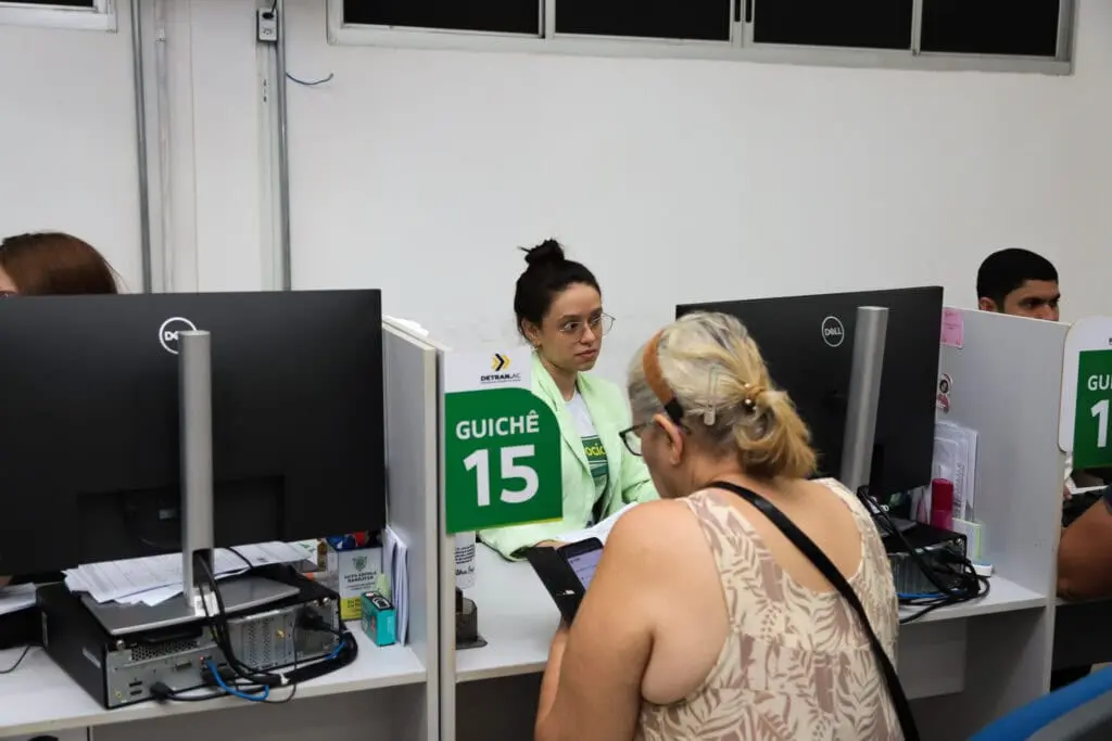 Detran/AC alerta para sites falsos e tentativas de golpe na CNH Social 2026