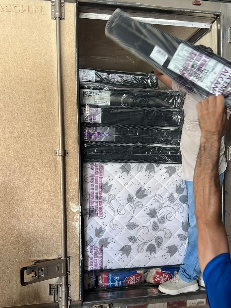 Governo envia ajuda humanitária para atingidos pela cheia em Cruzeiro do Sul