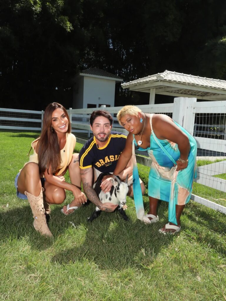 Patixa Teló descobre Bolsa Família zerado e Nicole Bahls ajuda