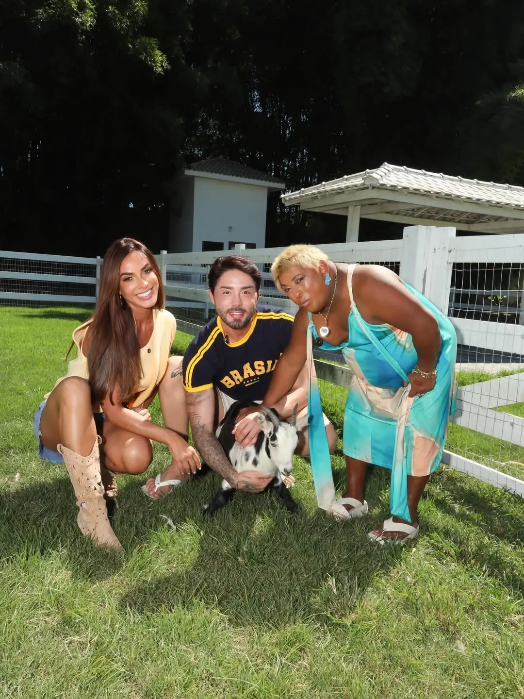 Patixa Teló descobre Bolsa Família zerado e Nicole Bahls ajuda