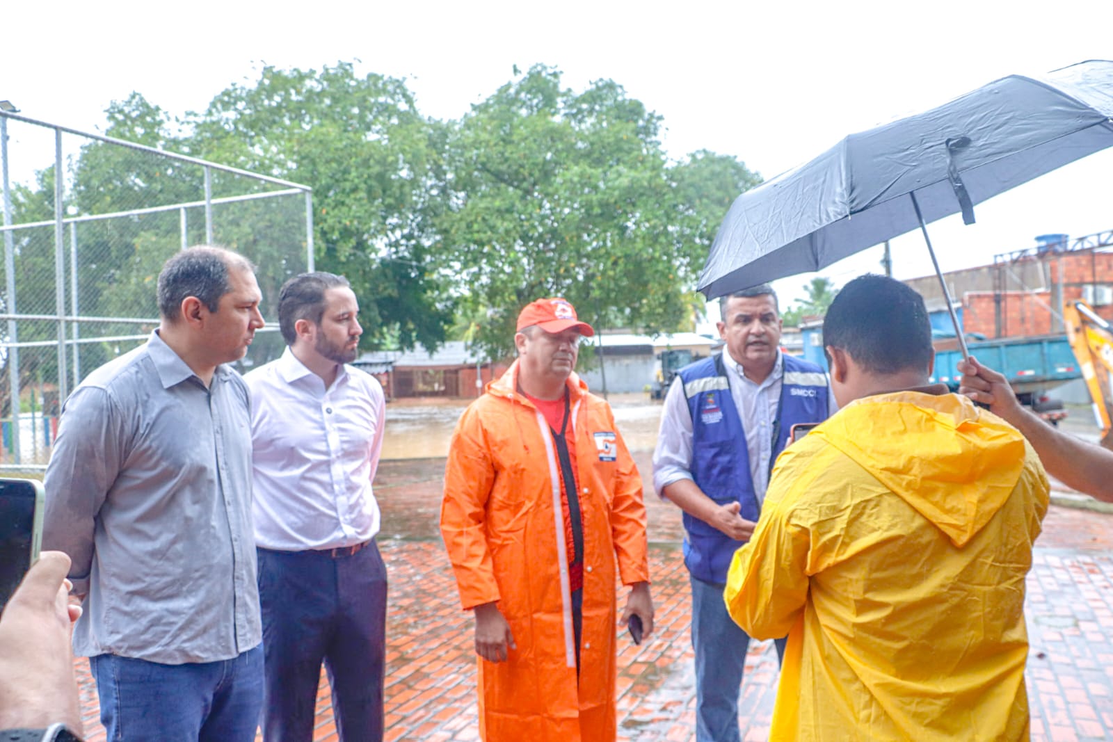 Prefeitura monta gabinete de crise no bairro Plácido de Castro após nova enxurrada