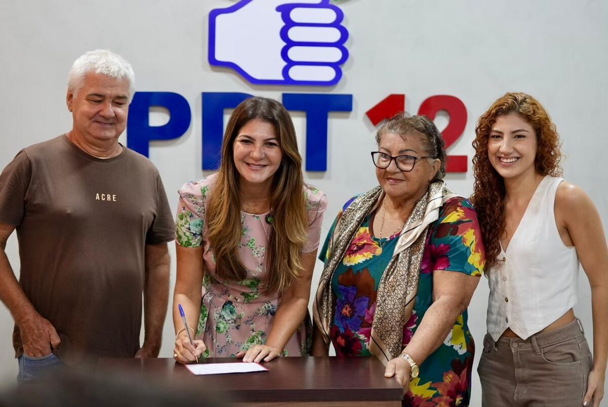 Ex-reitora do Ifac, Rosana Cavalcante se filia ao PDT no Acre