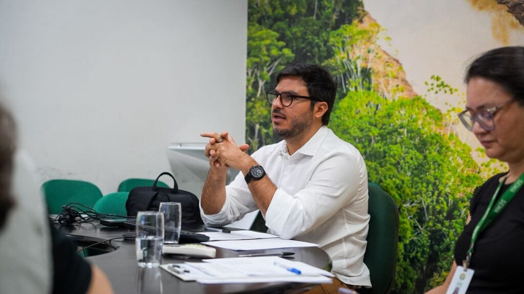 Acre cria câmaras técnicas para impulsionar bioeconomia e gestão da fauna
