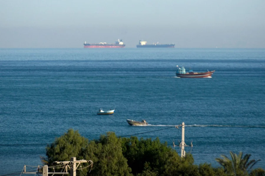 Irã ameaça fechar Estreito de Ormuz após Trump manter bloqueio naval Irã ameaça fechar Estreito de Ormuz após Trump manter bloqueio naval