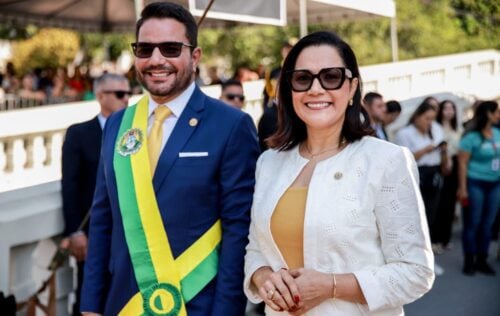 Cerimônia oficializa saída de Gladson e passagem de faixa para Mailza; assista aqui