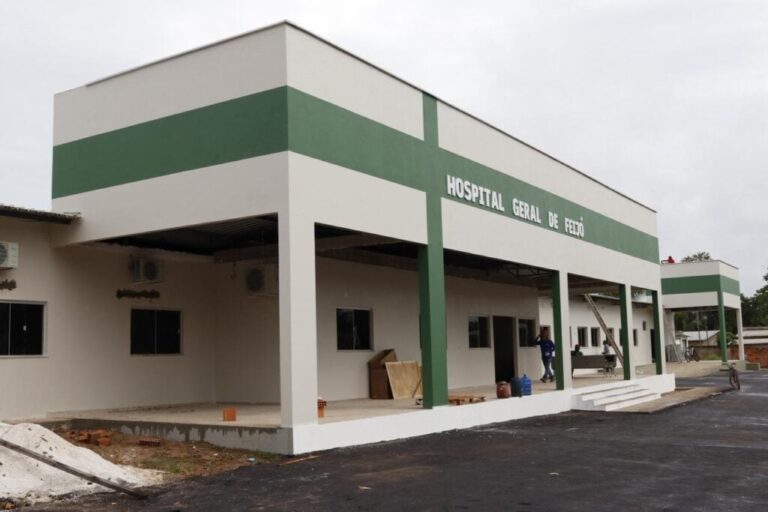 Serviços finais são realizados no prédio e no entorno