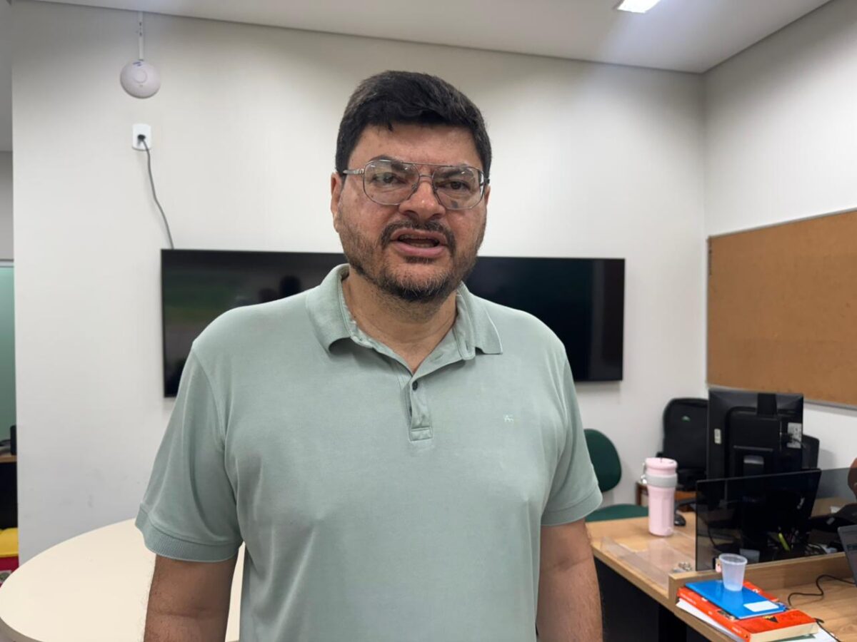Chefe de gabinete de Mailza, Jonatan Santiago desiste de participar do Em Cena