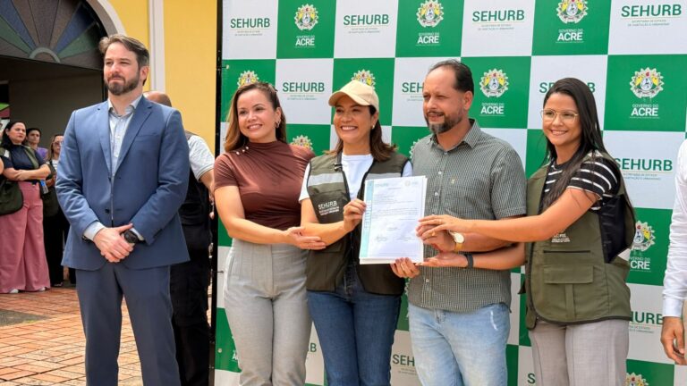 Mailza assina ordem de serviço para urbanização do Calçadão do Mercado Velho