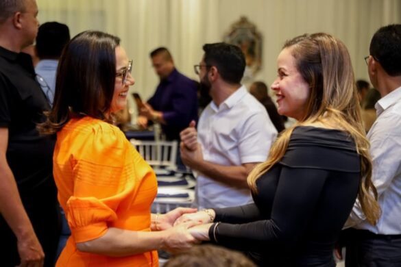 Mailza se reúne com deputados e prefeitos da base: "Diálogo"