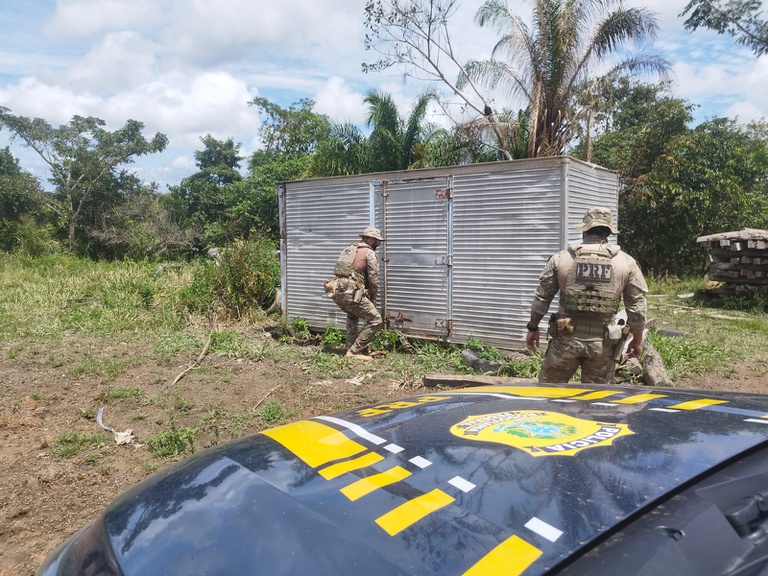 PRF apreende quase cinco mil maços de cigarros no interior do Acre