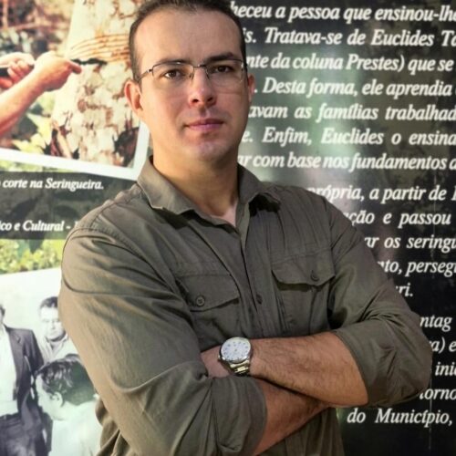 Prof. Cleyton Aguiar