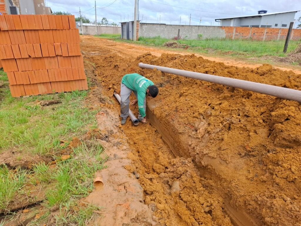 Governo amplia rede e leva água potável para moradores do Juruá