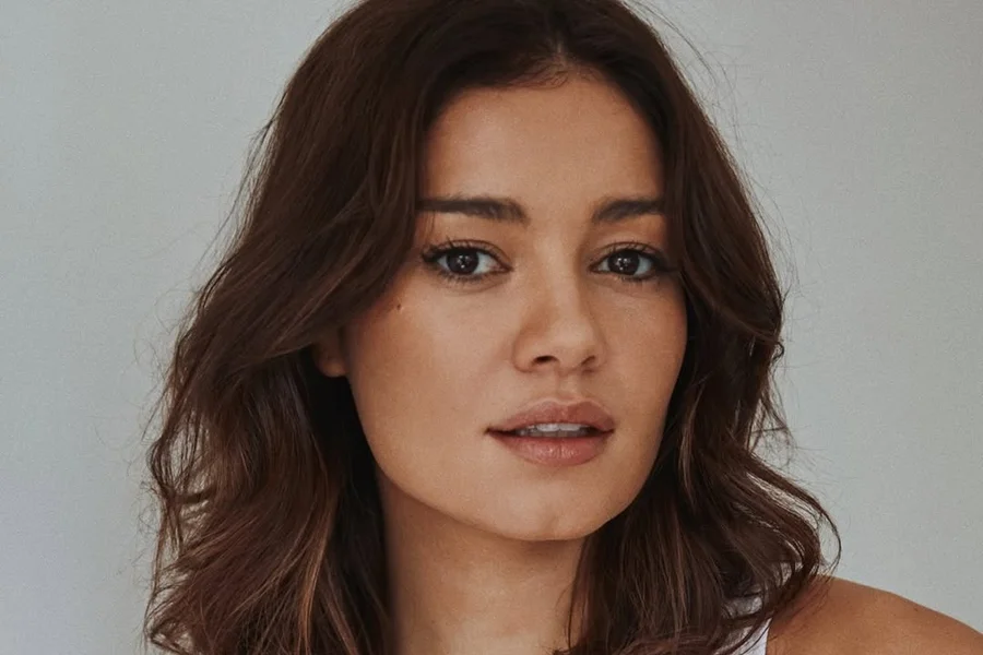 A premiação do Melhores do Ano 2026 continua gerando repercussão, mas desta vez pelo que não aconteceu no palco. A atriz Sophie Charlotte, que dá vida à icônica Gerluce em Três Graças, usou suas redes sociais nesta terça-feira (31/03) para responder ao carinho de Aguinaldo Silva.