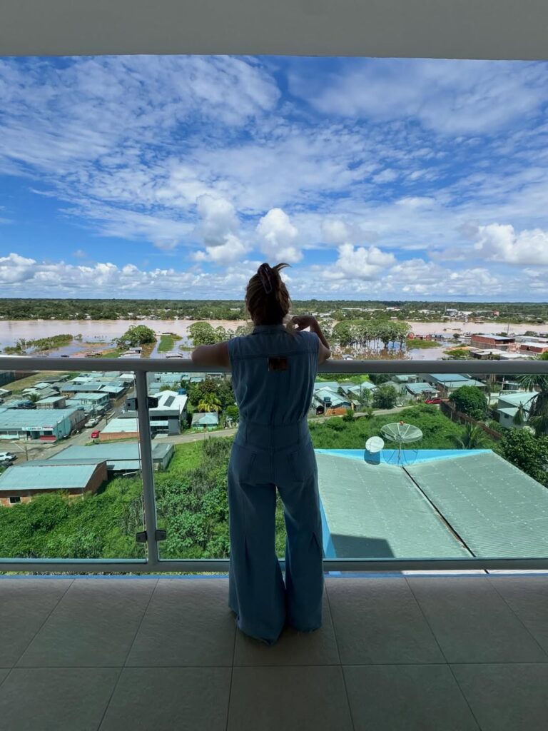 Em Cruzeiro do Sul para show, Joelma mostra vista do Juruá