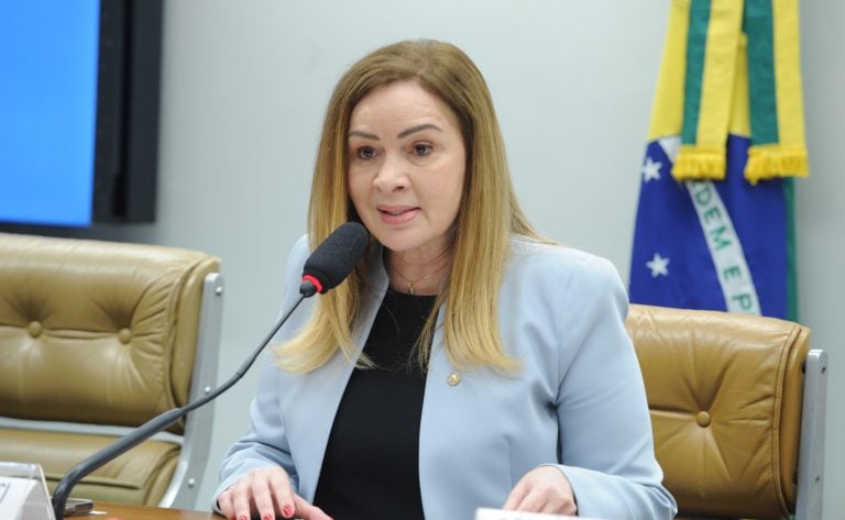 Socorro Neri destaca inclusão e acessibilidade na educação no Dia do Autismo