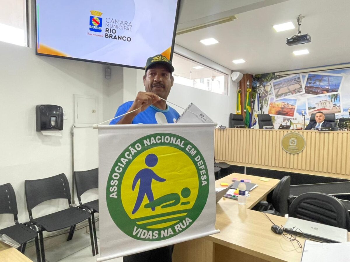 Ao ser informado sobre a suspensão da sessão, Sorriso reagiu com indignação