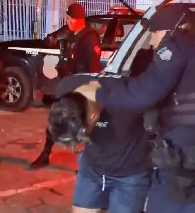 Assalto com reféns termina com suspeito preso pela Força Tática; veja